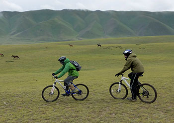trek kirghizistan, vtt kirghizistan, trekking kirghizistan, ski kirghizistan, monts célestes kirghizistan, trek kirghizie, séjour kirghizistan, velo kirghizistan, ski de randonnée kirghizistan, trek au kirghizistan, trekking kirghizie, rando à cheval kirghizistan, trek à cheval kirghizistan, randonnée kirghizistan, kirghizistan à vélo, vtt ouzbékistan, voyage ouzbékistan, randonnée tadjikistan, kirghizistan trek, randonnée asie centrale, les monts célestes, voyage au kirghizistan, voyage kirghizie, voyage kirghizistan, kirghizistan voyage
